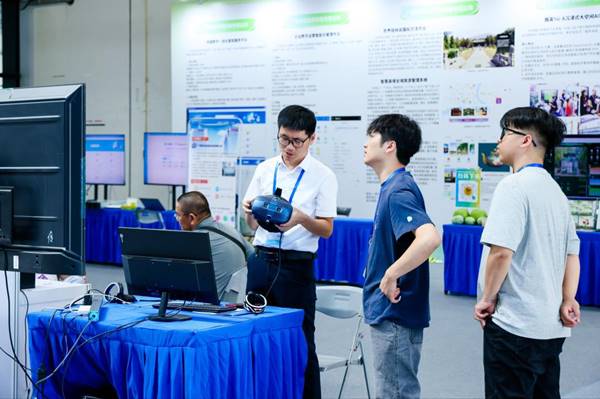 说明: http://news.hcnu.edu.cn/__local/4/81/4F/F0AF3006E2E9B870F2855731B17_81660ACA_1894D.jpg